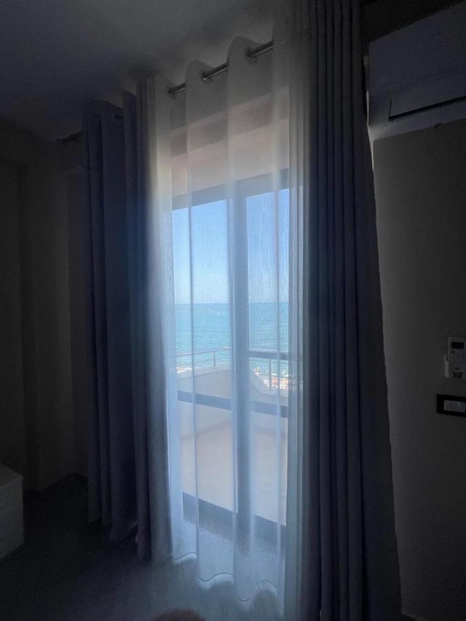 Hotel Ferrara Durrës Buitenkant foto