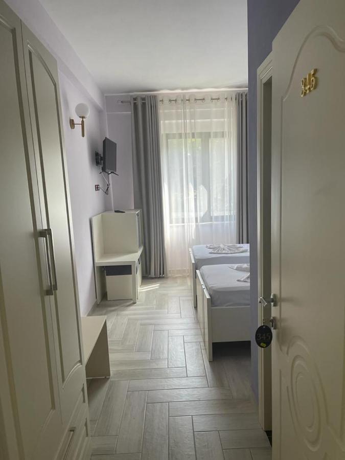Hotel Ferrara Durrës Buitenkant foto